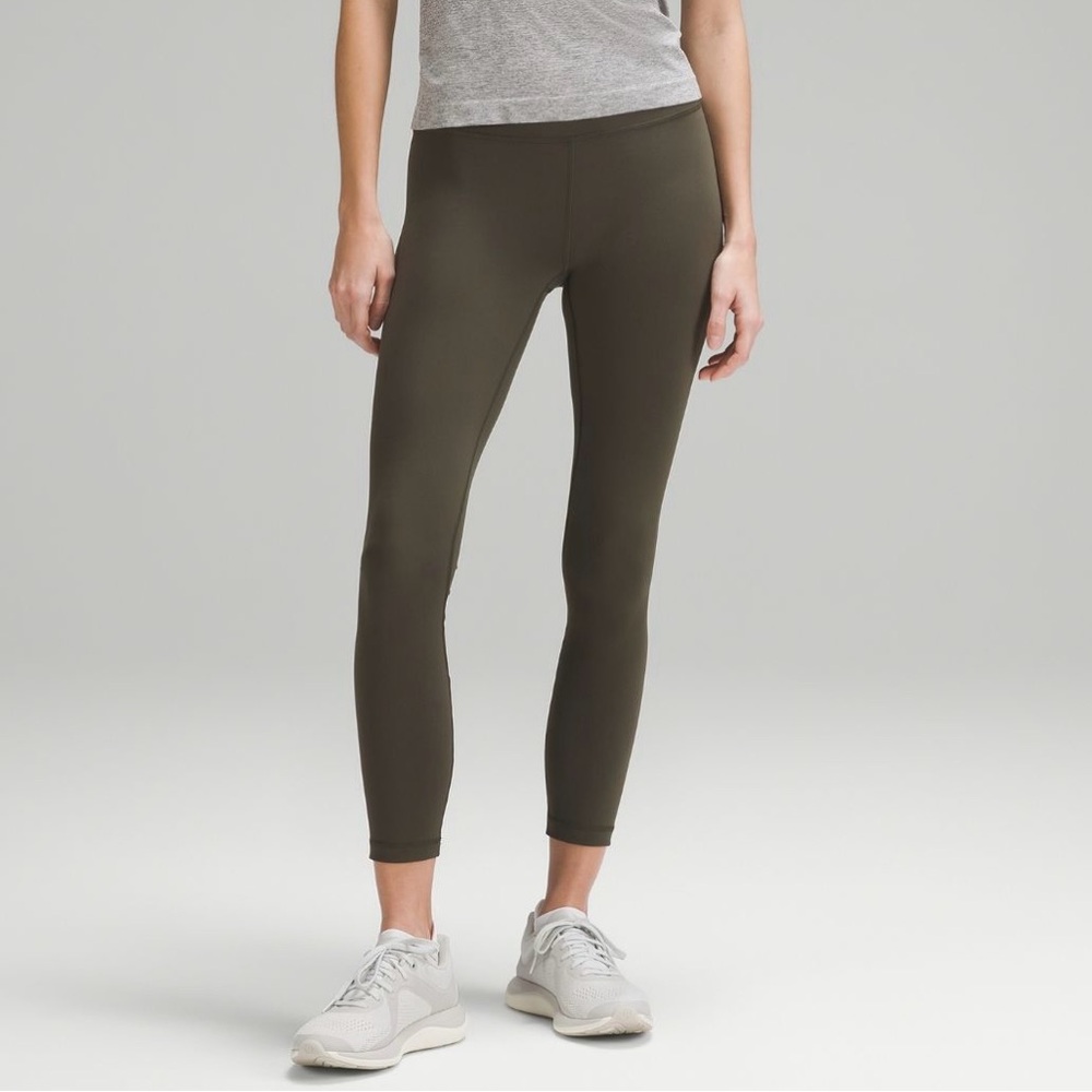 NWT Lululemon Wunder Train High-Rise Tight 25". Size- 4. Color- Dark Olive.